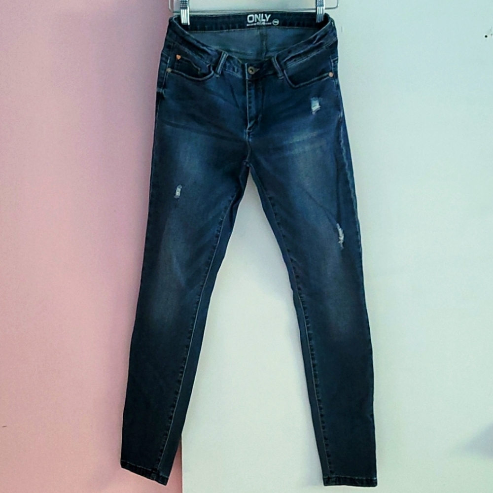 Only skinny jeans
